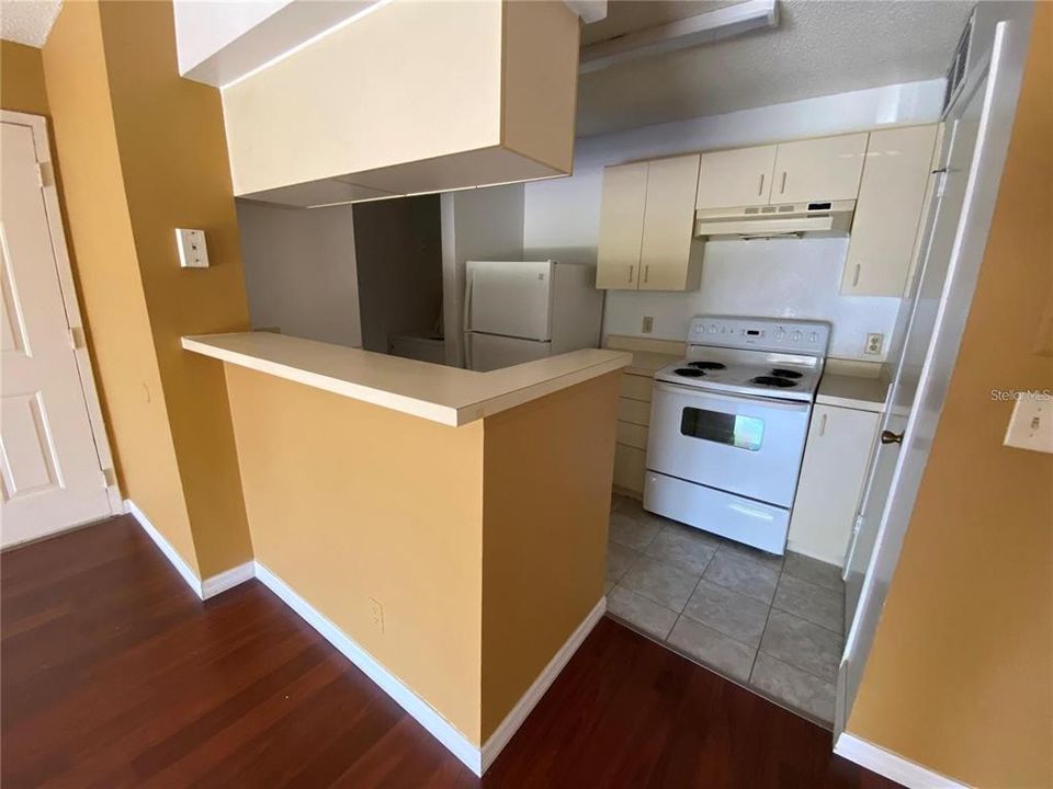 For Sale: $95,000 (1 beds, 1 baths, 644 Square Feet)