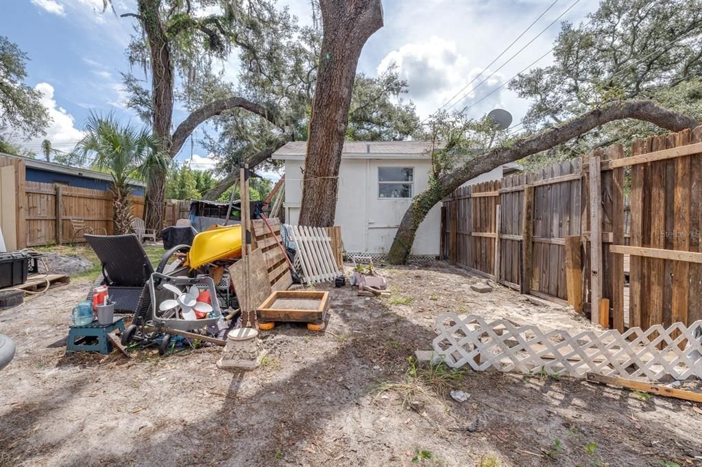 For Sale: $160,000 (1 beds, 1 baths, 512 Square Feet)