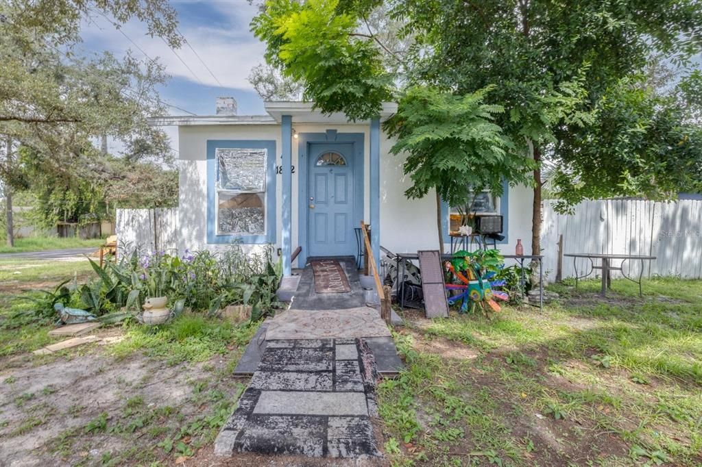 For Sale: $160,000 (1 beds, 1 baths, 512 Square Feet)