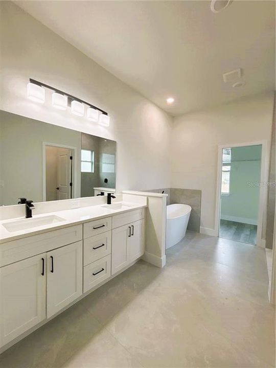 En Venta: $379,500 (4 camas, 2 baños, 2866 Pies cuadrados)