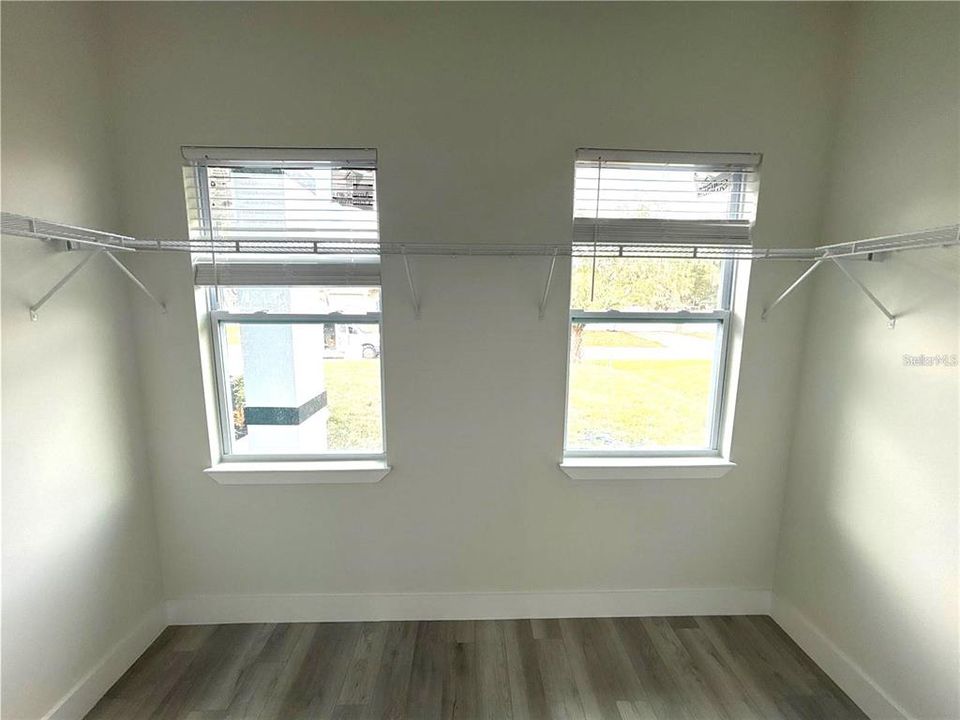 En Venta: $379,500 (4 camas, 2 baños, 2866 Pies cuadrados)
