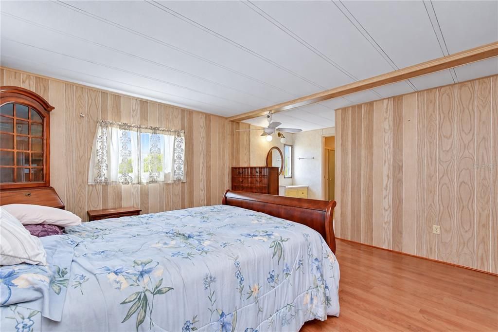 En Venta: $114,000 (2 camas, 2 baños, 1128 Pies cuadrados)