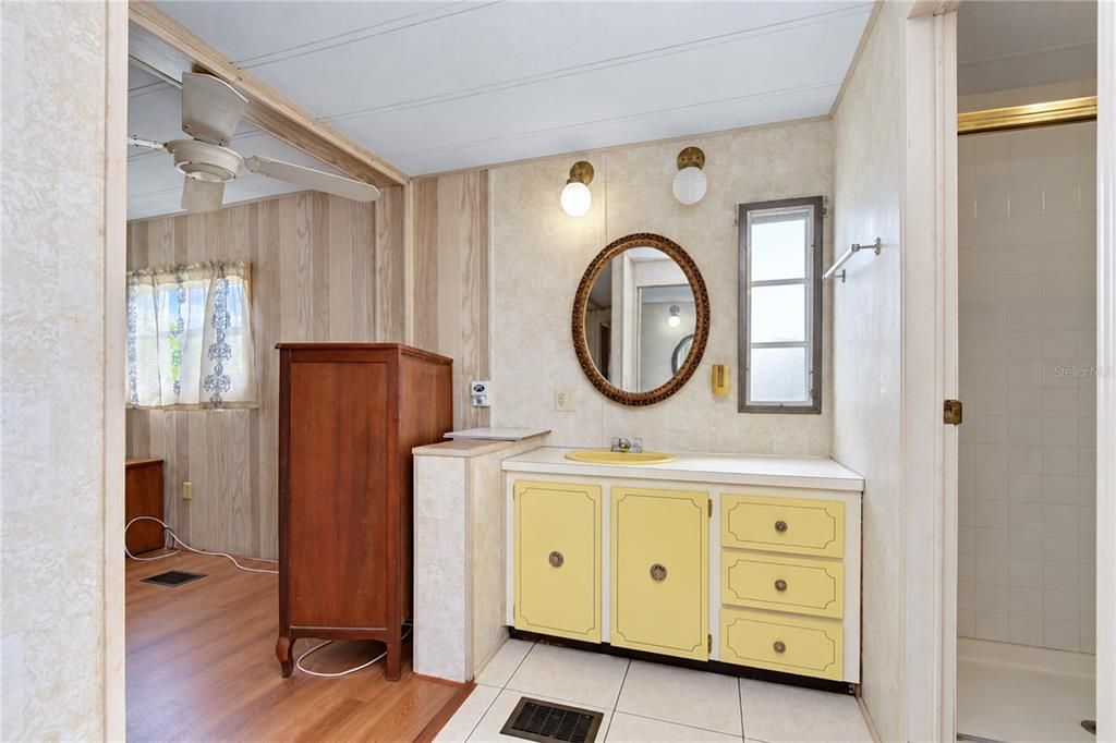 En Venta: $114,000 (2 camas, 2 baños, 1128 Pies cuadrados)