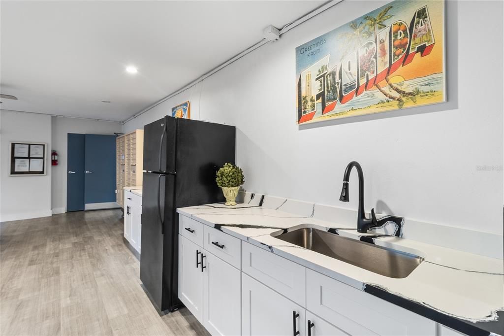 For Sale: $174,500 (1 beds, 1 baths, 850 Square Feet)
