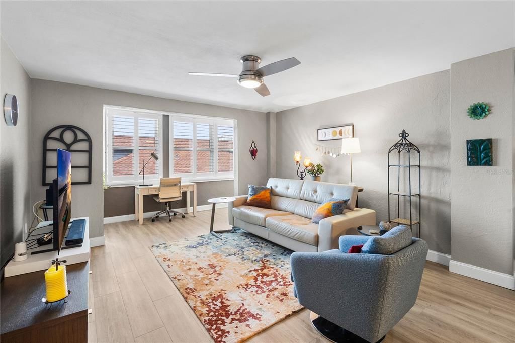 For Sale: $174,500 (1 beds, 1 baths, 850 Square Feet)