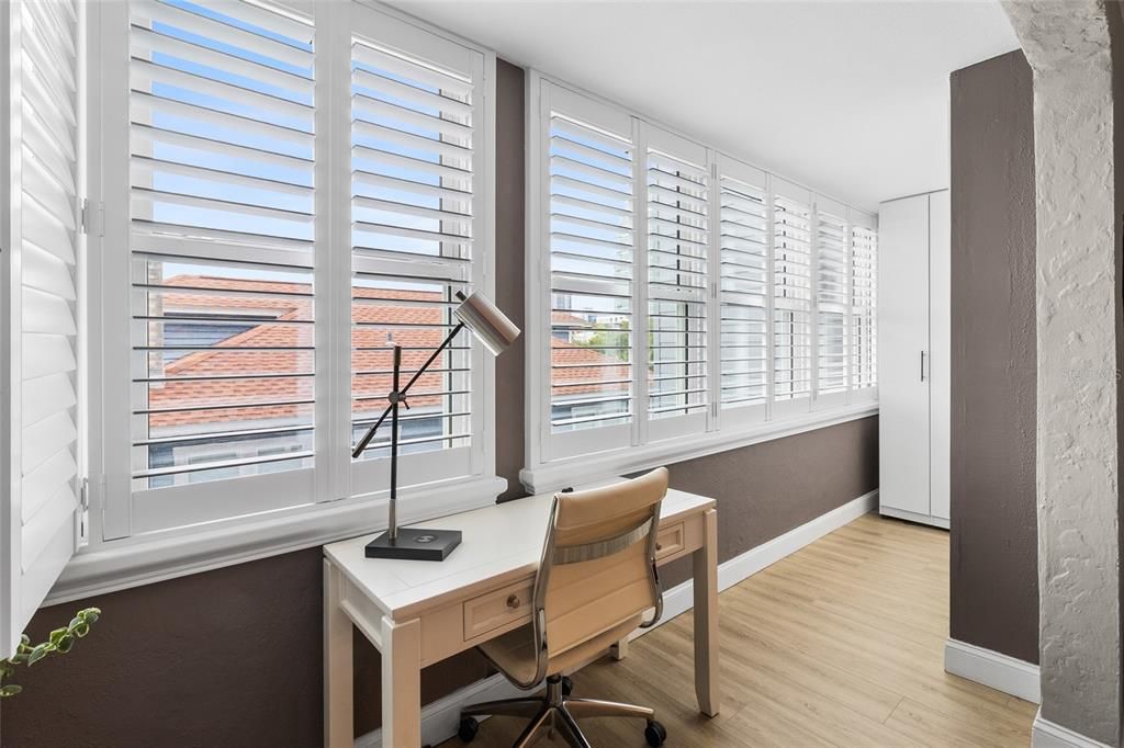 For Sale: $174,500 (1 beds, 1 baths, 850 Square Feet)