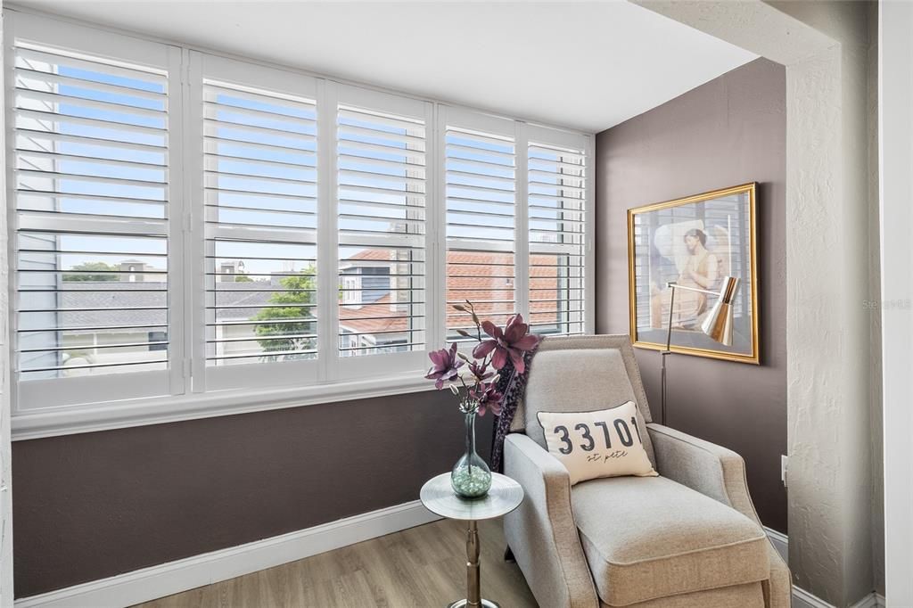 For Sale: $174,500 (1 beds, 1 baths, 850 Square Feet)