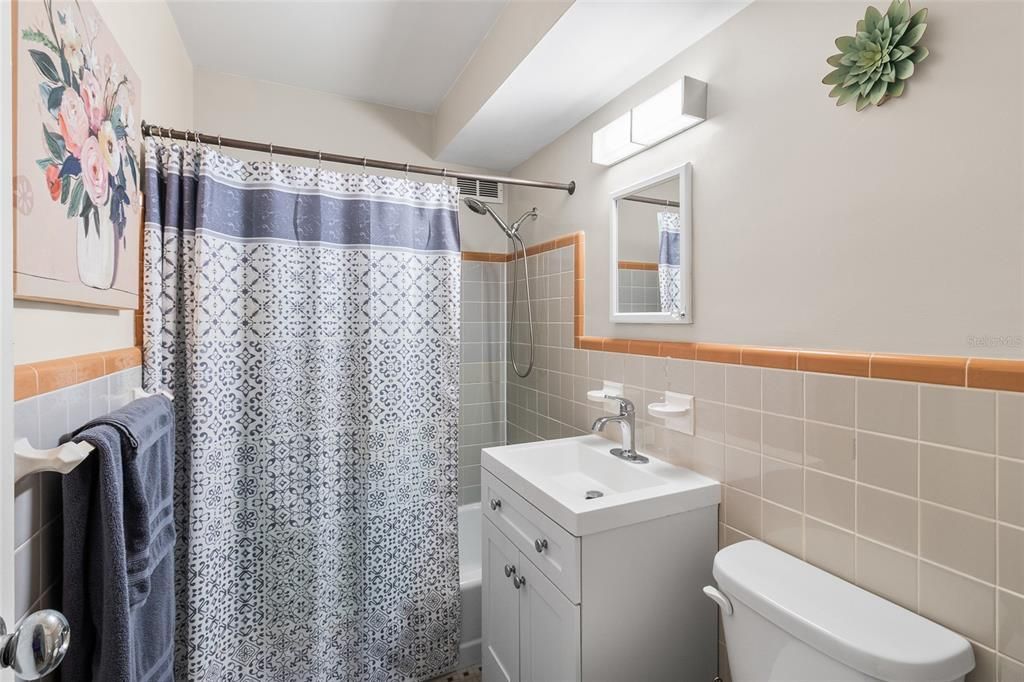 For Sale: $174,500 (1 beds, 1 baths, 850 Square Feet)