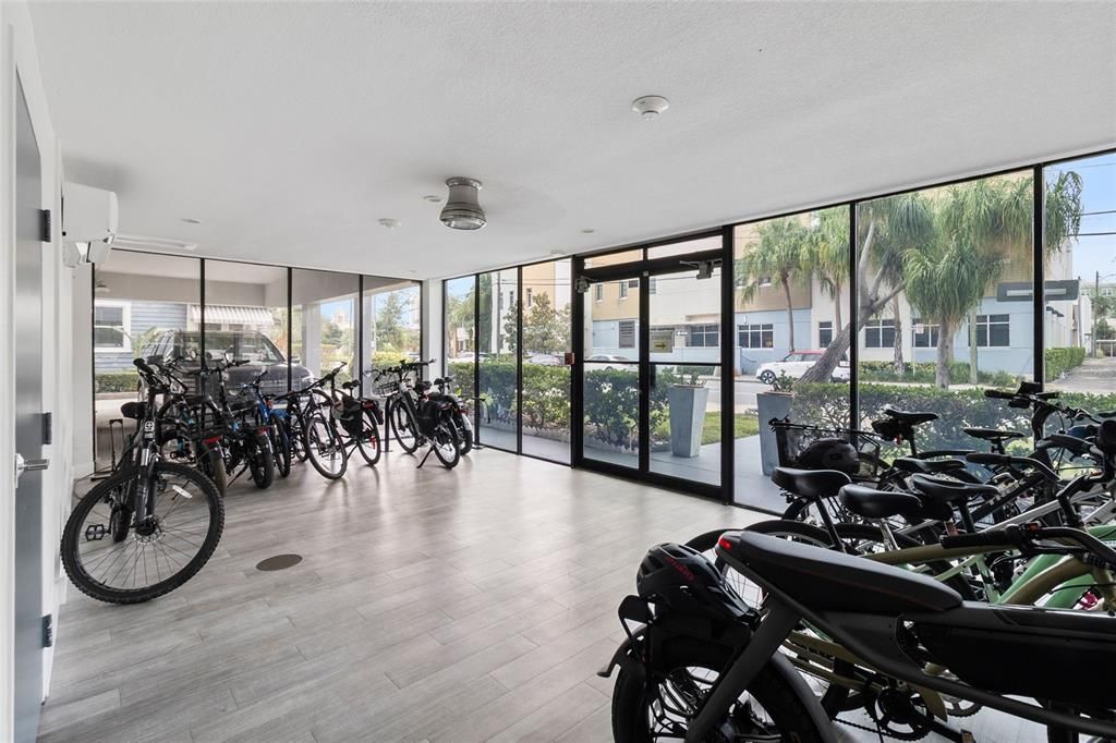 For Sale: $174,500 (1 beds, 1 baths, 850 Square Feet)