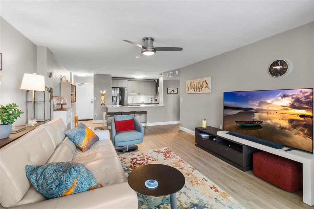 For Sale: $174,500 (1 beds, 1 baths, 850 Square Feet)