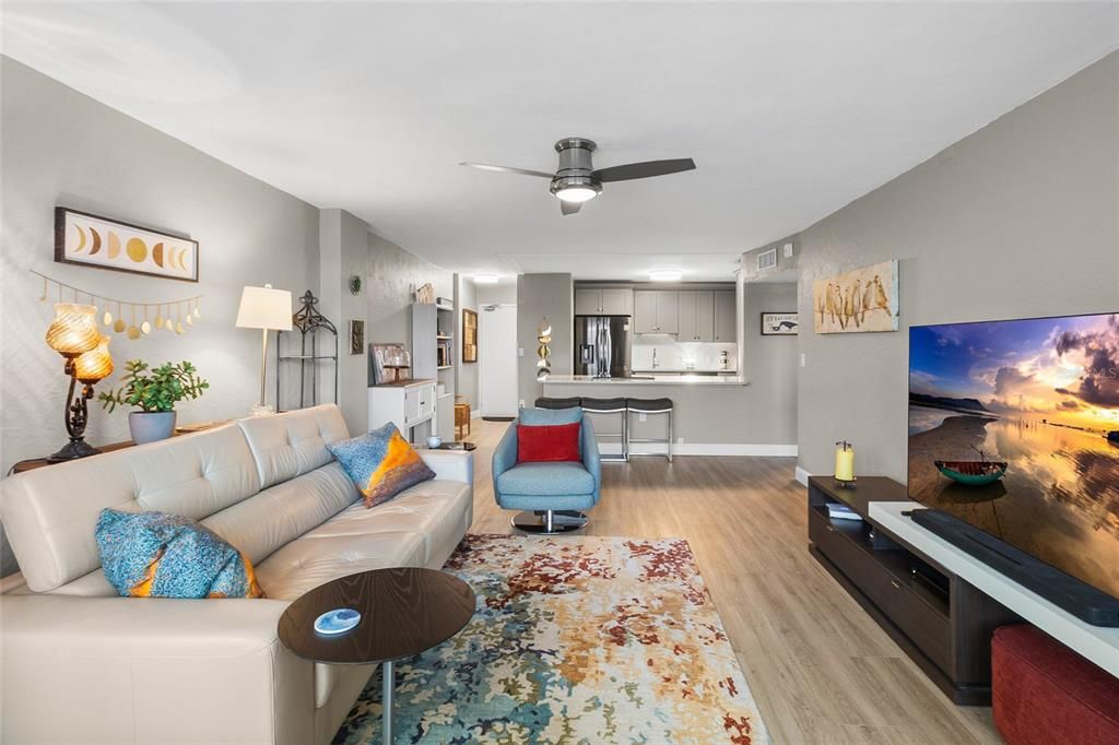 For Sale: $174,500 (1 beds, 1 baths, 850 Square Feet)