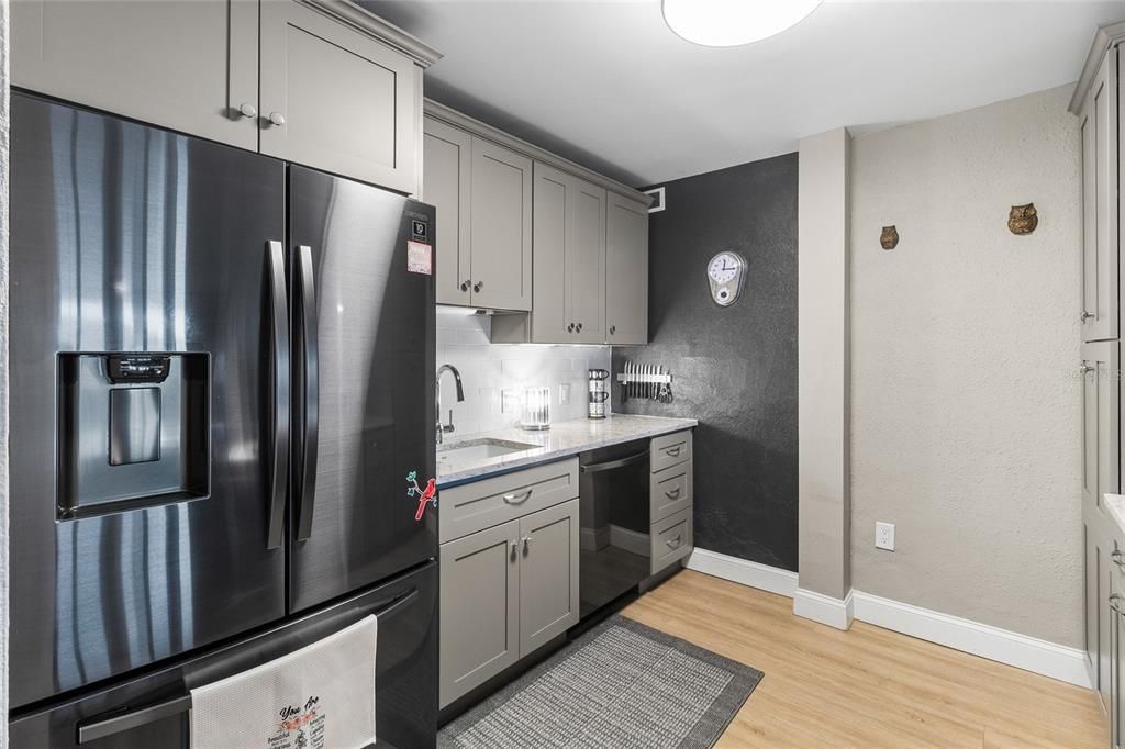 For Sale: $174,500 (1 beds, 1 baths, 850 Square Feet)