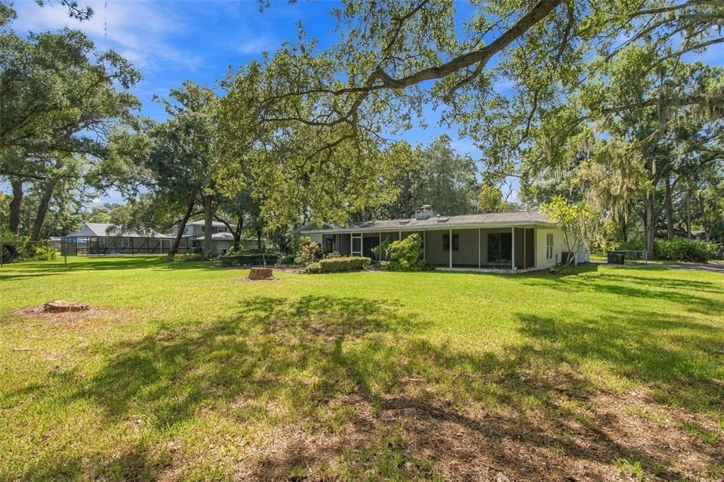 En Venta: $1,081,000 (1.45 acres)