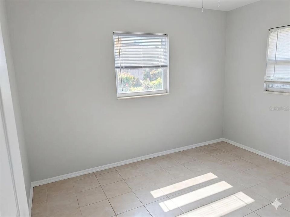 For Rent: $1,999 (2 beds, 1 baths, 840 Square Feet)