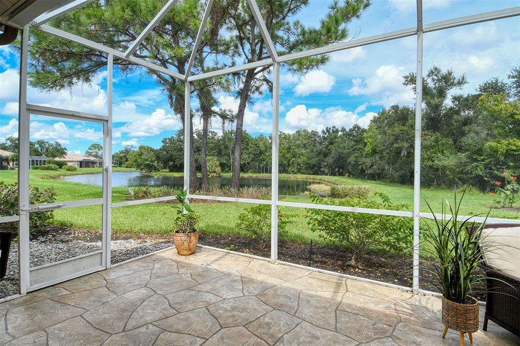 合同活跃: $449,000 (2 贝兹, 2 浴室, 1715 平方英尺)