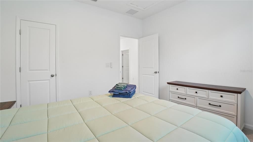 For Sale: $389,500 (3 beds, 2 baths, 1853 Square Feet)