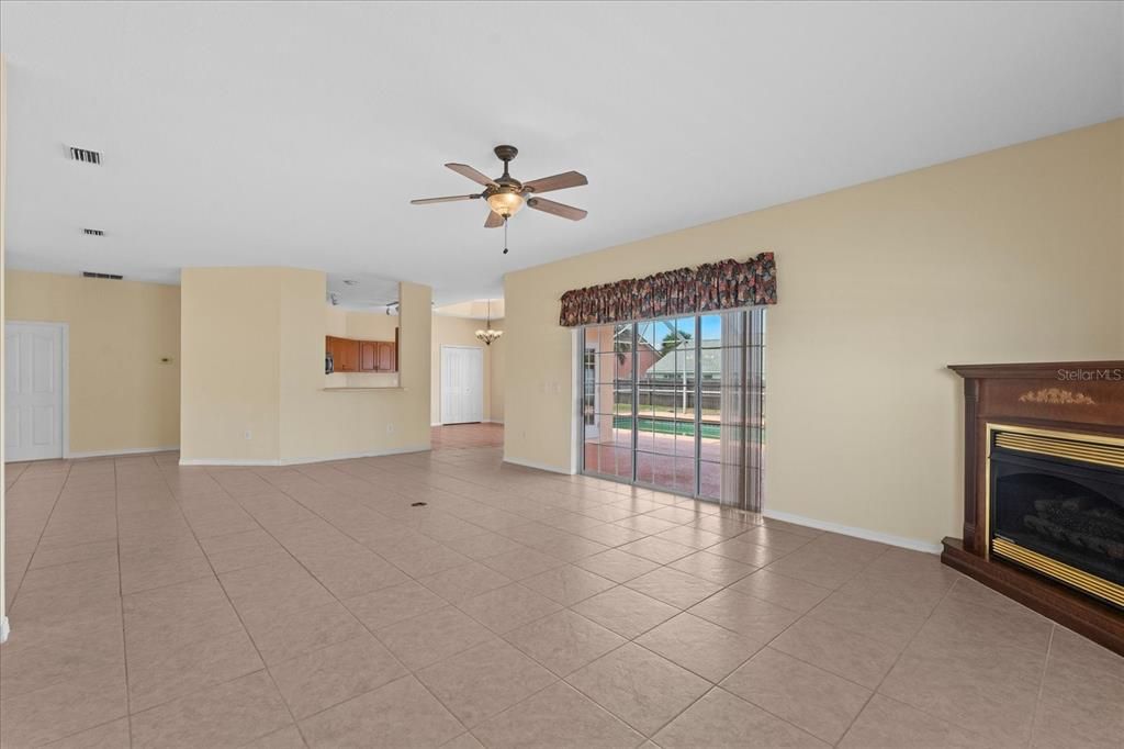 For Sale: $599,000 (3 beds, 2 baths, 2096 Square Feet)