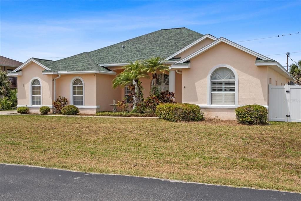 For Sale: $599,000 (3 beds, 2 baths, 2096 Square Feet)