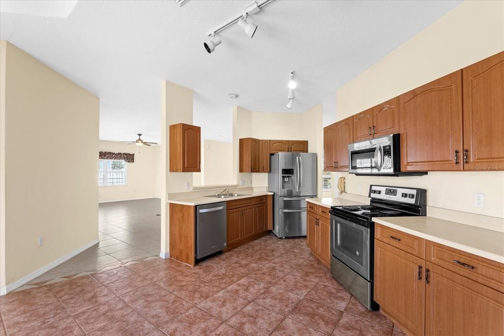 For Sale: $599,000 (3 beds, 2 baths, 2096 Square Feet)