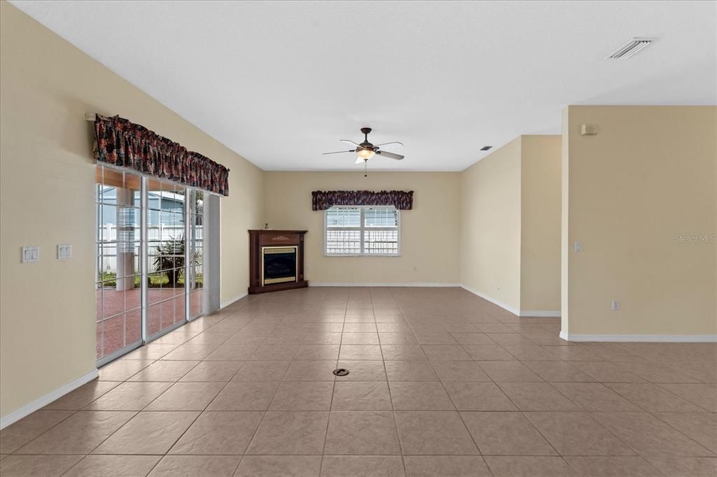 For Sale: $599,000 (3 beds, 2 baths, 2096 Square Feet)
