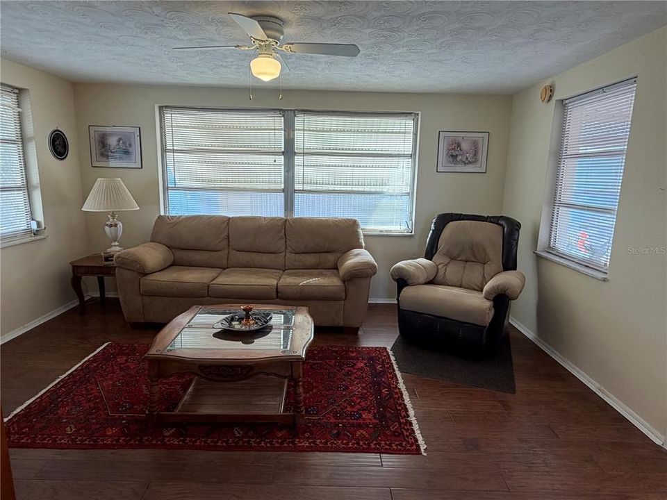 En Venta: $215,000 (2 camas, 1 baños, 1188 Pies cuadrados)