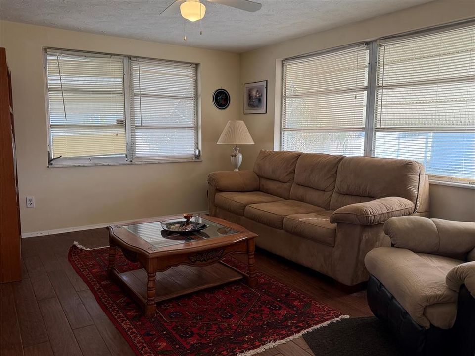 En Venta: $215,000 (2 camas, 1 baños, 1188 Pies cuadrados)