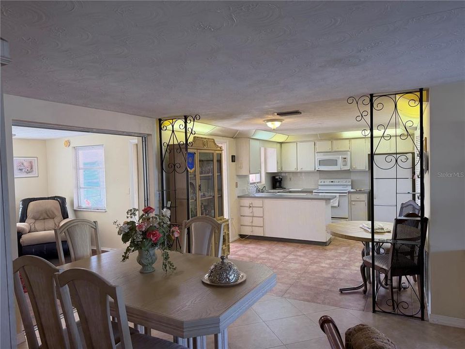 En Venta: $215,000 (2 camas, 1 baños, 1188 Pies cuadrados)