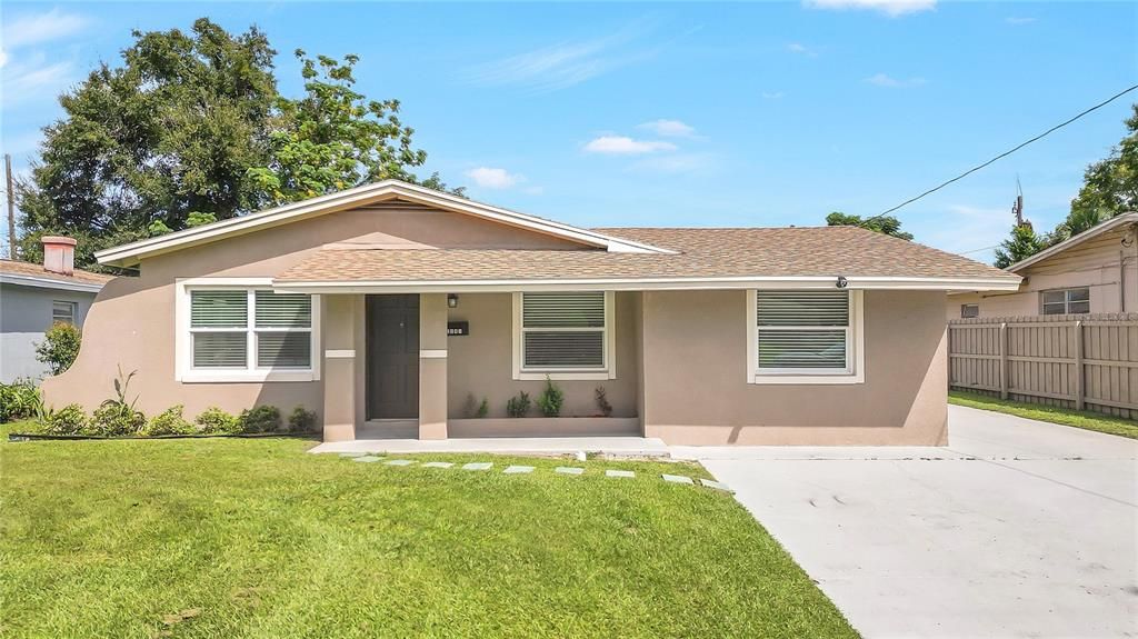 For Sale: $350,000 (4 beds, 1 baths, 1327 Square Feet)