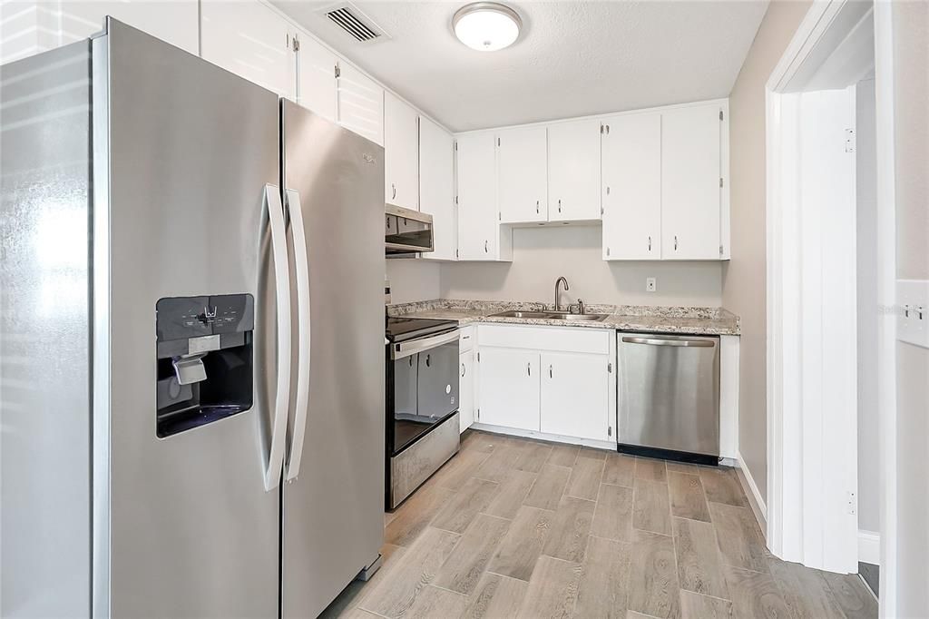 For Sale: $350,000 (4 beds, 1 baths, 1327 Square Feet)
