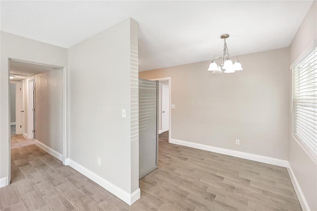 For Sale: $350,000 (4 beds, 1 baths, 1327 Square Feet)