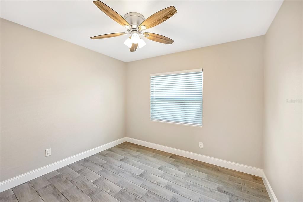 For Sale: $350,000 (4 beds, 1 baths, 1327 Square Feet)