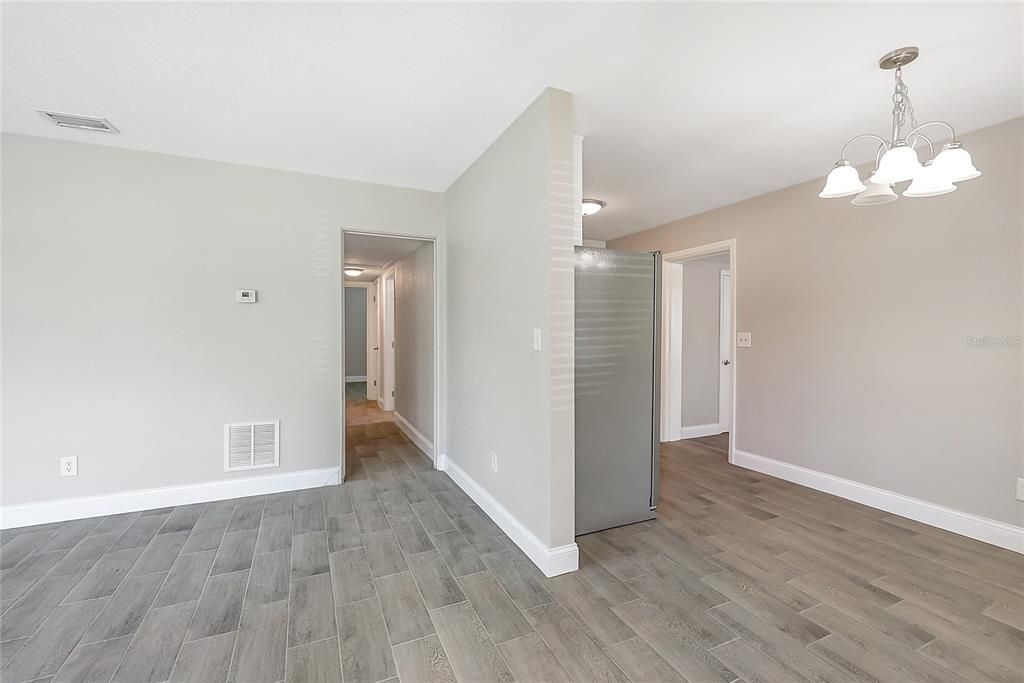 For Sale: $350,000 (4 beds, 1 baths, 1327 Square Feet)