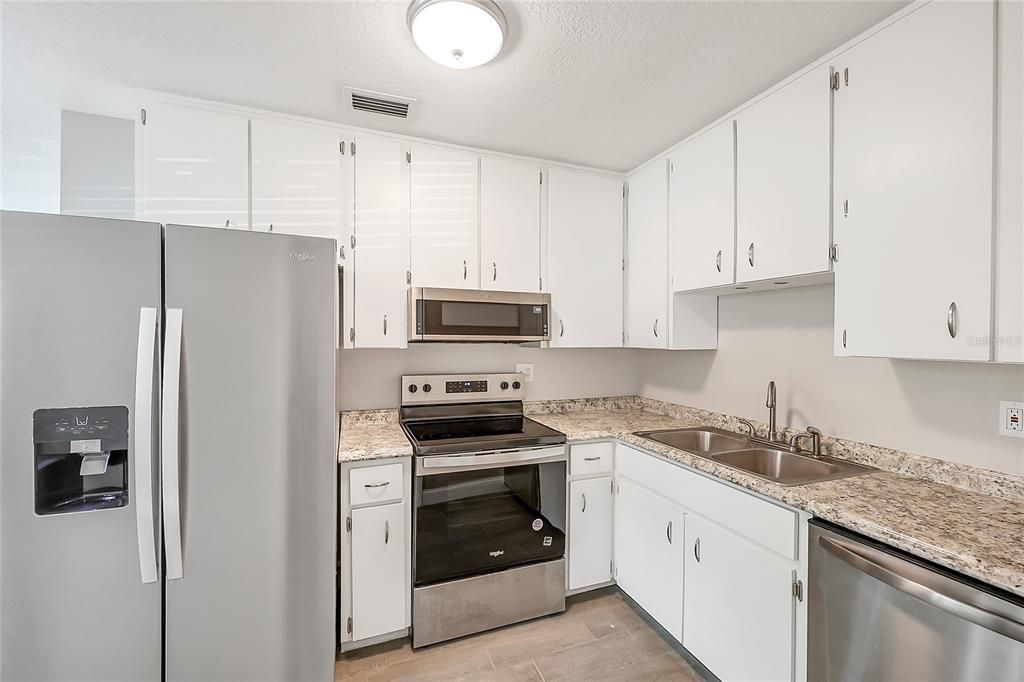 For Sale: $350,000 (4 beds, 1 baths, 1327 Square Feet)