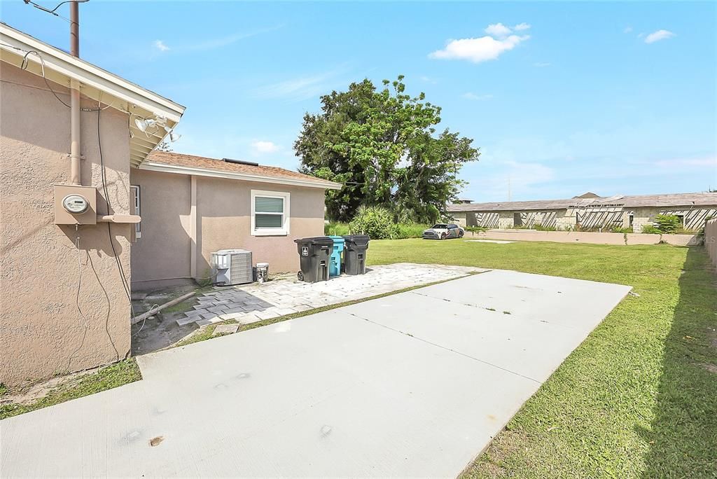 For Sale: $350,000 (4 beds, 1 baths, 1327 Square Feet)