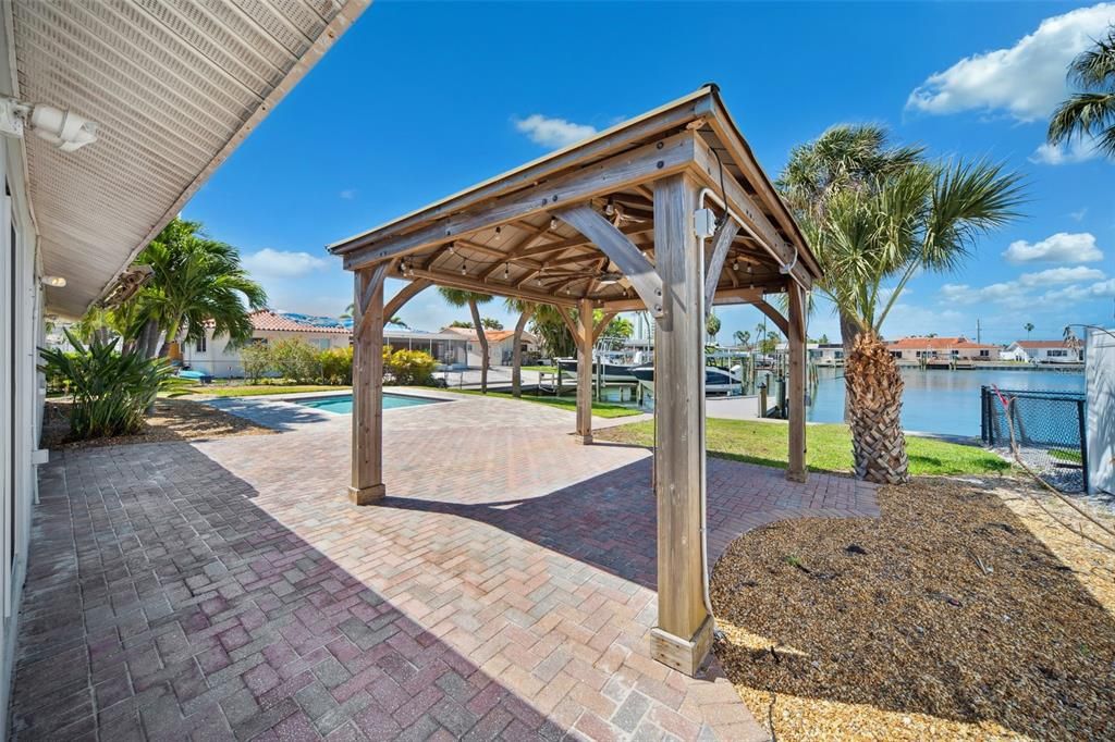 For Sale: $1,340,000 (3 beds, 2 baths, 1943 Square Feet)