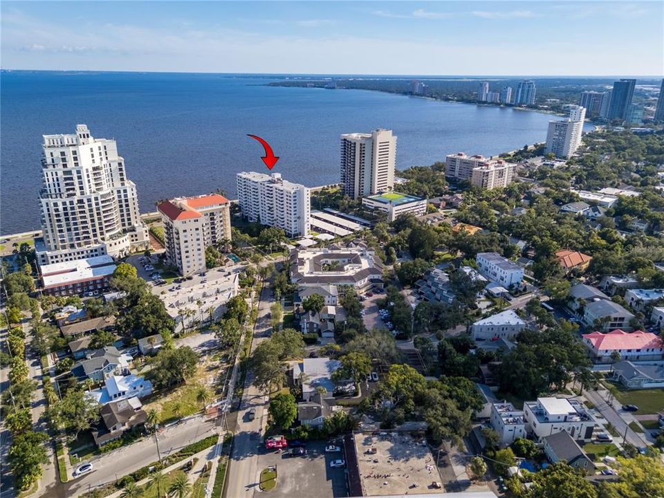 For Sale: $324,900 (1 beds, 1 baths, 840 Square Feet)