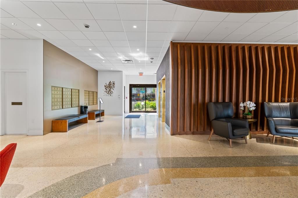 For Sale: $324,900 (1 beds, 1 baths, 840 Square Feet)