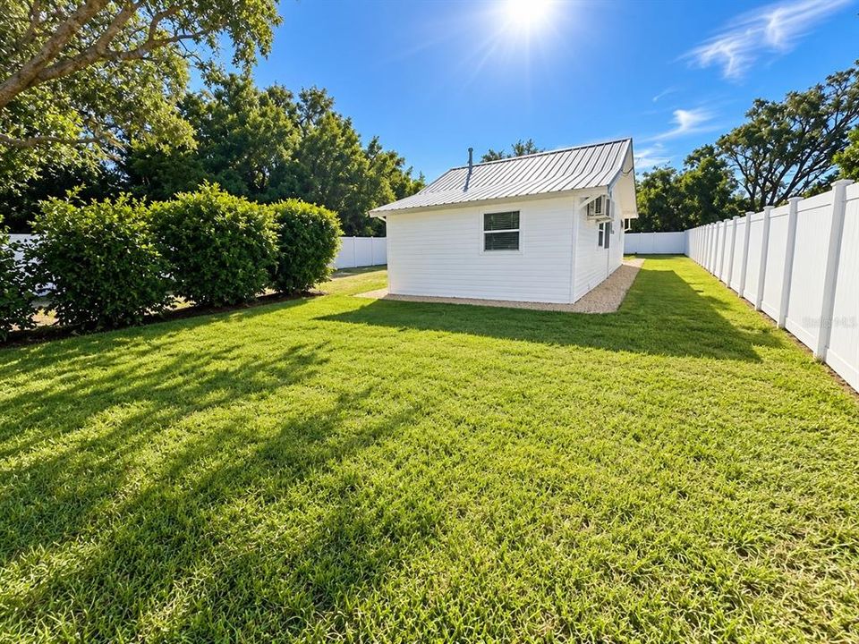 For Sale: $195,000 (2 beds, 2 baths, 368 Square Feet)