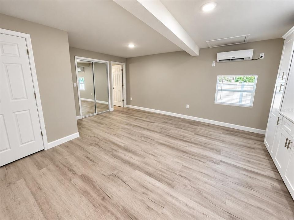 For Sale: $195,000 (2 beds, 2 baths, 368 Square Feet)