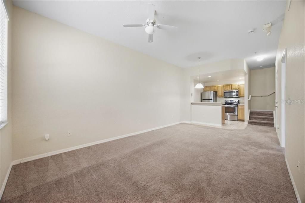 For Rent: $1,599 (3 beds, 2 baths, 1296 Square Feet)