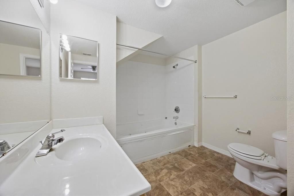For Rent: $1,599 (3 beds, 2 baths, 1296 Square Feet)