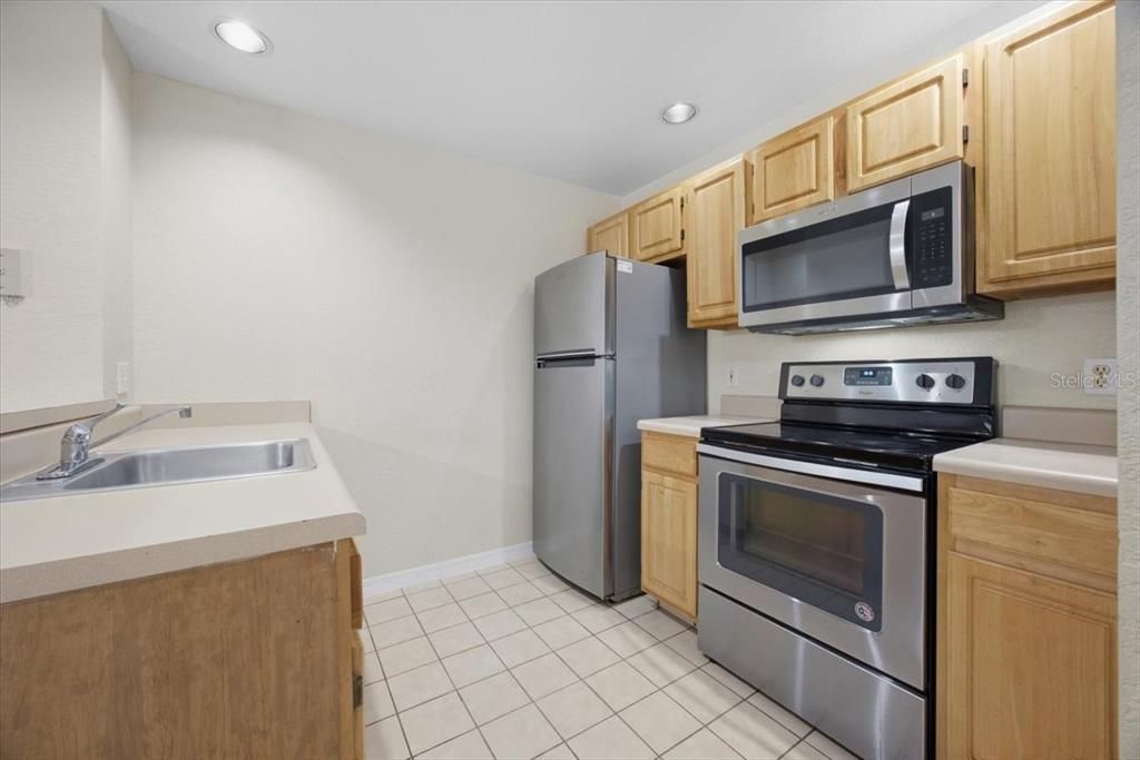 For Rent: $1,599 (3 beds, 2 baths, 1296 Square Feet)