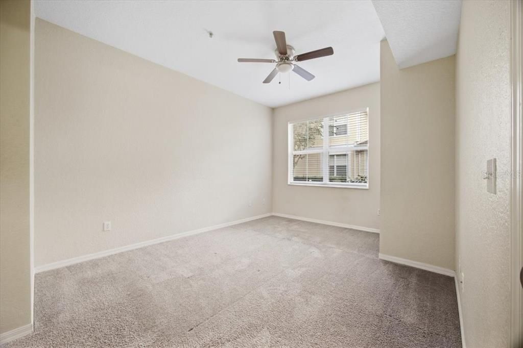 For Rent: $1,599 (3 beds, 2 baths, 1296 Square Feet)