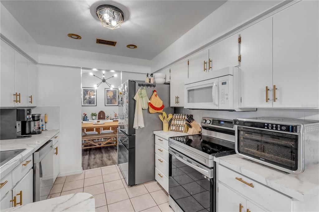 En Venta: $350,000 (3 camas, 2 baños, 1613 Pies cuadrados)