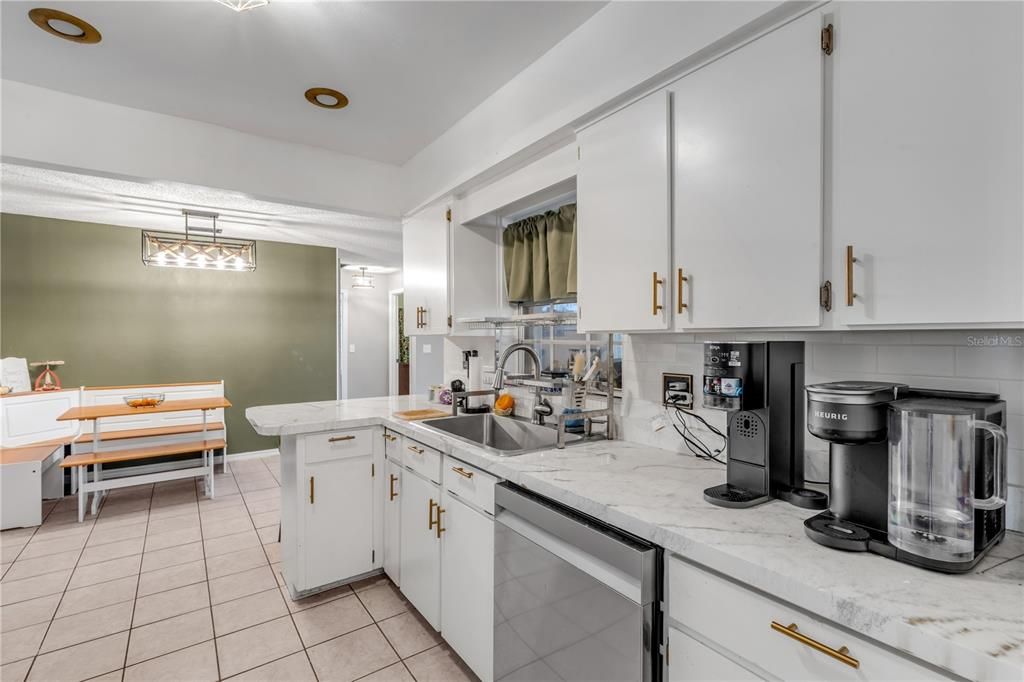En Venta: $350,000 (3 camas, 2 baños, 1613 Pies cuadrados)