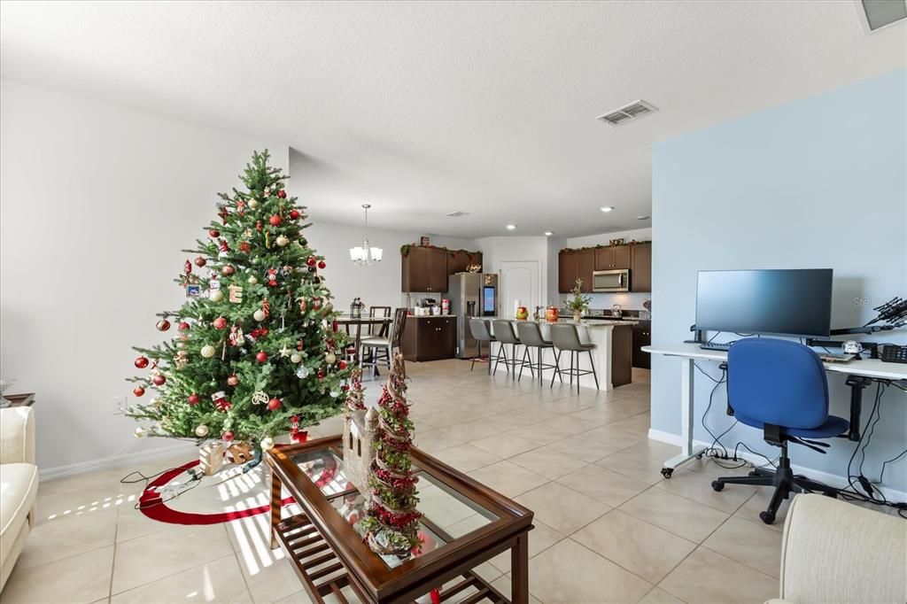 For Sale: $394,900 (4 beds, 2 baths, 1865 Square Feet)