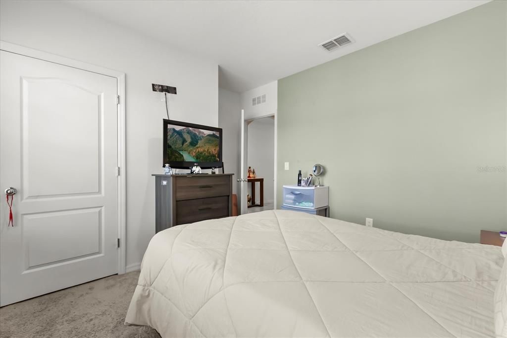 For Sale: $394,900 (4 beds, 2 baths, 1865 Square Feet)