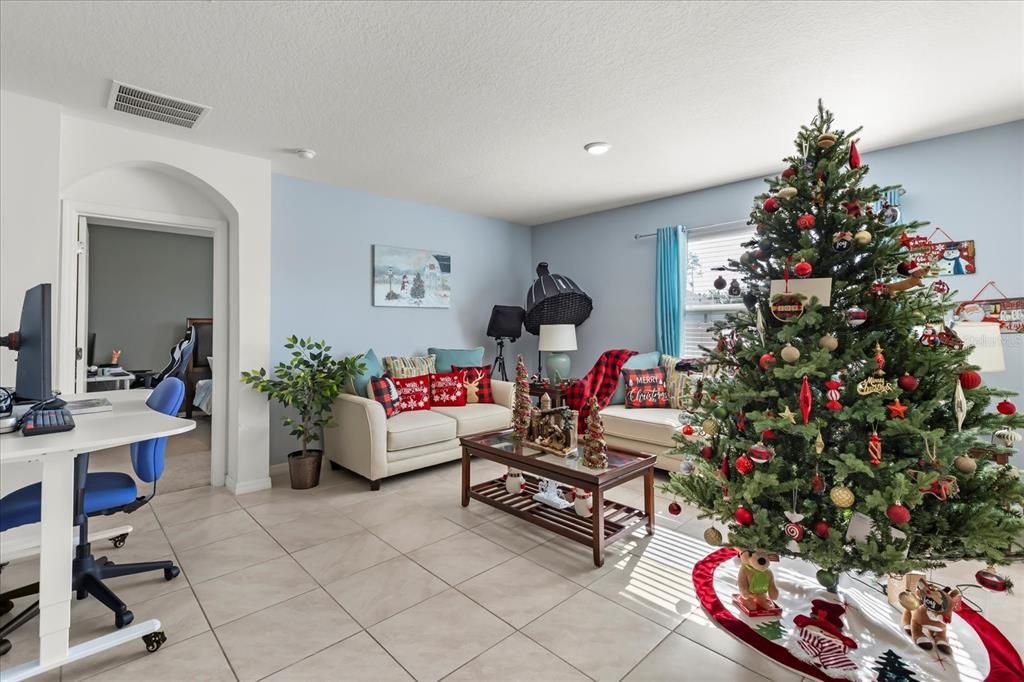 For Sale: $394,900 (4 beds, 2 baths, 1865 Square Feet)
