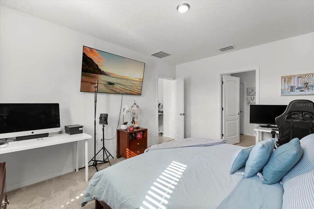 For Sale: $394,900 (4 beds, 2 baths, 1865 Square Feet)