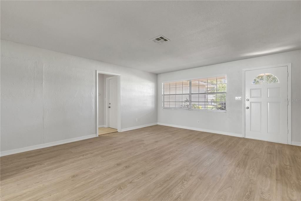 En Venta: $299,900 (2 camas, 2 baños, 1352 Pies cuadrados)